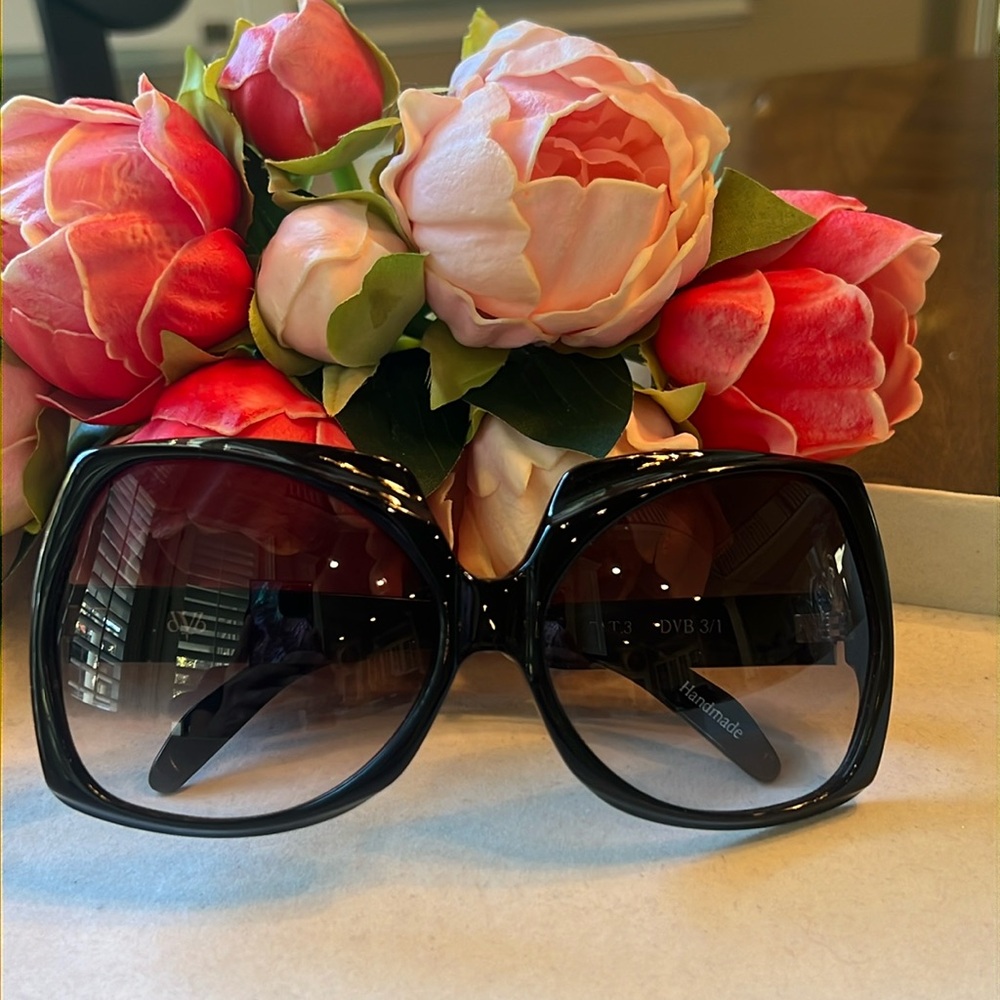 Victoria Beckham Black Oversized Sunglasses Cat3 DVB 3/1 Rare